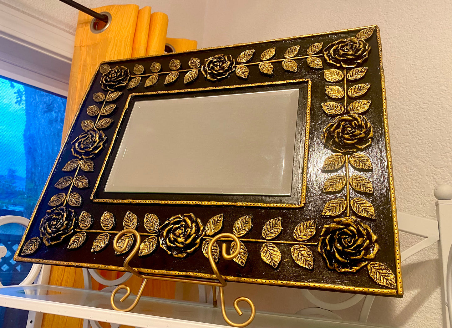 Mud Mirror (18 x 20 inch) with Center Mirror (Handcrafted Lippan Artwork)