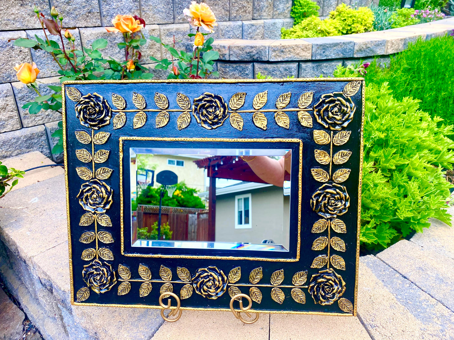 Mud Mirror (18 x 20 inch) with Center Mirror (Handcrafted Lippan Artwork)