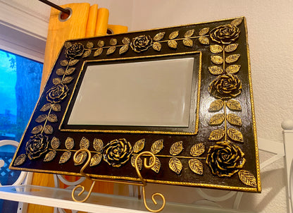 Mud Mirror (18 x 20 inch) with Center Mirror (Handcrafted Lippan Artwork)